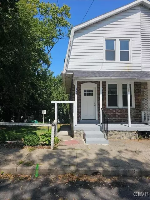 933 W Nesquehoning St W, Easton, PA 18042