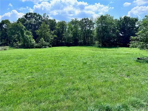 Mountain View Drive, Lehigh Twp, PA 18088