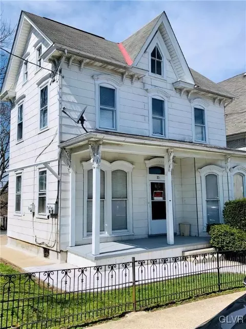 20 4th St, Slatington, PA 18080