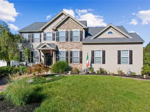 2695 Clark Pl, Forks Twp, PA 18040