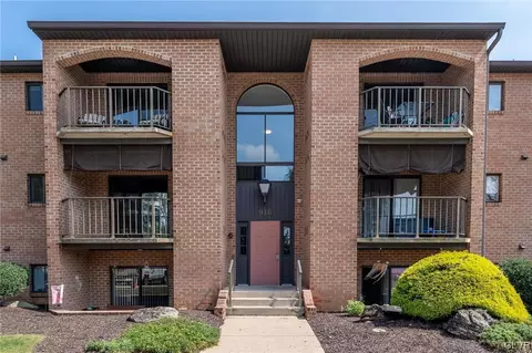 916 Cold Spring Rd, Allentown, PA 18103