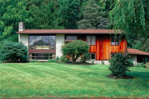 5671 Hill Ct, Saucon Twp, PA 18034