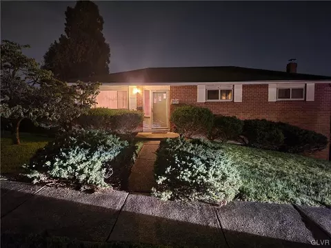1367 Moravia St, Fountain Hill, PA 18015