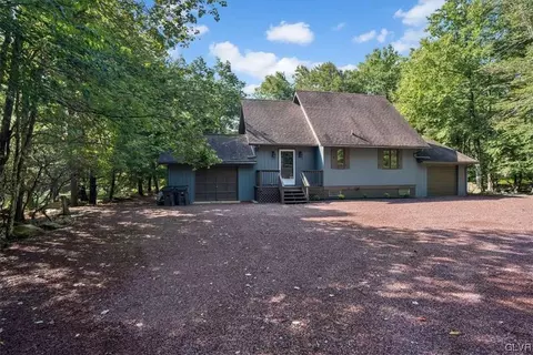 89 Greenwood Rd, Lake Harmony, PA 18624