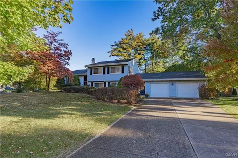 1584 Stoke Park Rd, Bethlehem, PA 18017