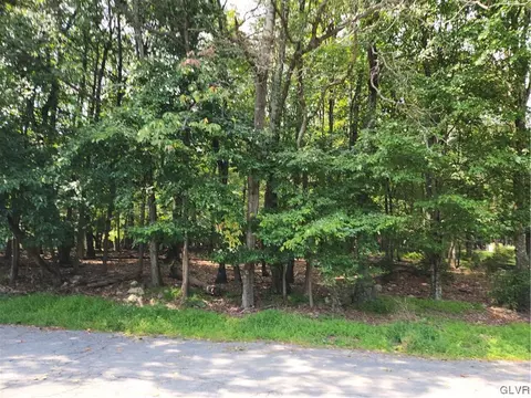 Verona Drive, Plainfield Twp, PA 18072