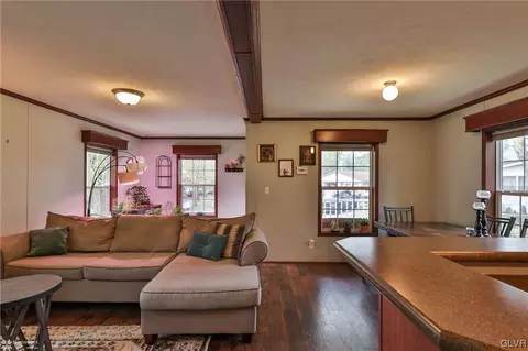 3 Highpoint Ct, Bath, PA 18014 photo 10