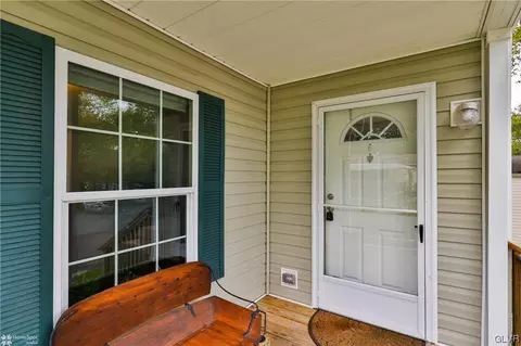 3 Highpoint Ct, Bath, PA 18014 photo 4