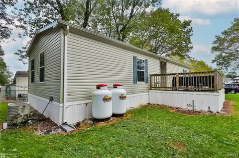 3 Highpoint Ct, Bath, PA 18014 photo 27