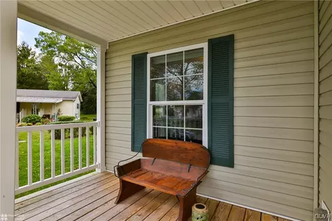 3 Highpoint Ct, Bath, PA 18014 photo 3
