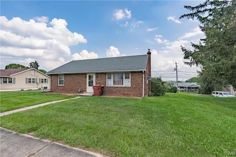 425 Fullerton Ave, Whitehall, PA 18052