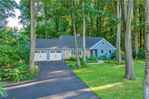 5124 Faith Ave, Coopersburg, PA 18036