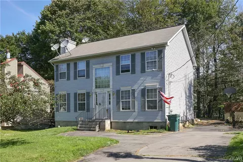 9043 Idlewild Dr, Coolbaugh Twp, PA 18466