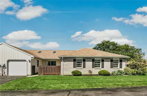5796 Burning Tree Ln, Macungie, PA 18062