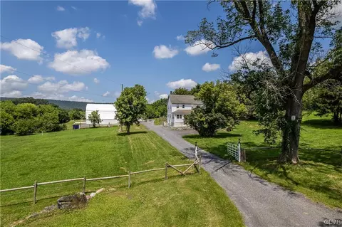 545 Abel Colony Rd, Wind Gap Borough, PA 18091