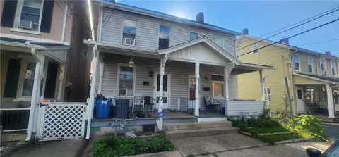 724 4th St, Catasauqua, PA 18032