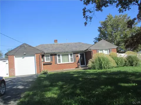 3817 Freemansburg Ave, Palmer Township, PA 18045