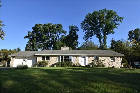 3585 Southwood Dr, Palmer Township, PA 18045