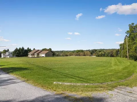 449 Penn Dixie Rd, Moore Twp, PA 18014 photo 4