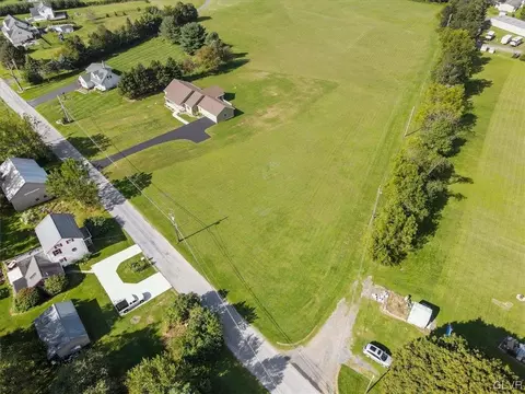 449 Penn Dixie Rd, Moore Twp, PA 18014