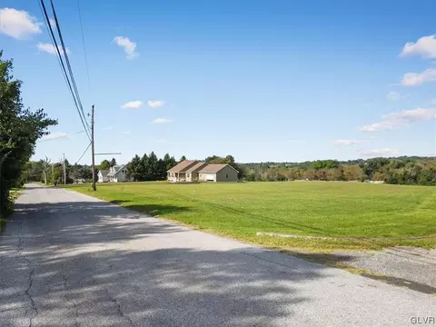 449 Penn Dixie Rd, Moore Twp, PA 18014 photo 3