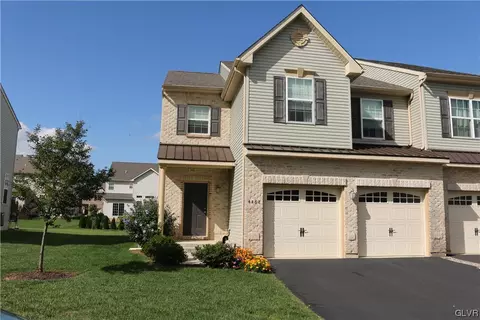 4468 Cottonwood Dr, Nazareth, PA 18064