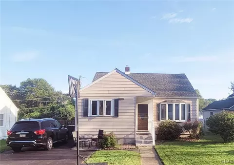 2508 Eldridge Ave, Palmer Township, PA 18045