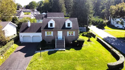 1364 Scottie Ln, Bethlehem, PA 18015