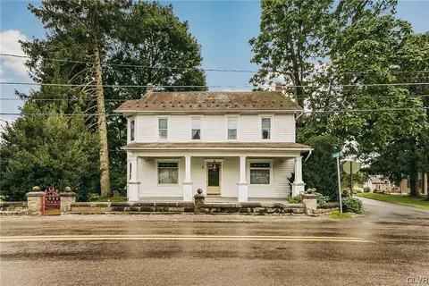 1425 Church Rd, Pen Argyl, PA 18072