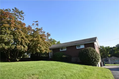 2811 John St, Palmer Township, PA 18045