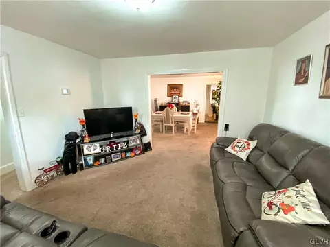 63 E Garrison St, Bethlehem, PA 18018 photo 4