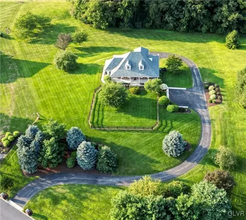 7 Tedway Ave, Kutztown, PA 19530