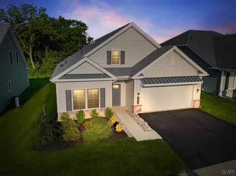 3884 Independence Dr, Easton, PA 18045