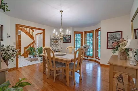 240 Pine Manor Dr, Hellertown, PA 18055 photo 8