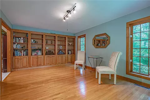 240 Pine Manor Dr, Hellertown, PA 18055 photo 18
