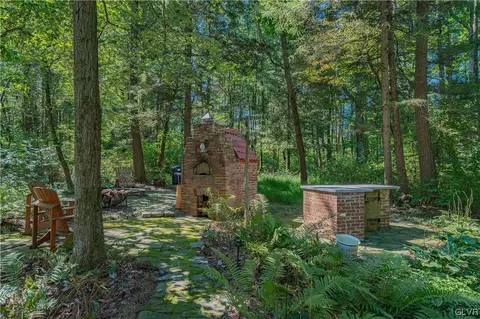 240 Pine Manor Dr, Hellertown, PA 18055 photo 42