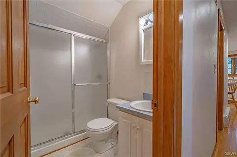 240 Pine Manor Dr, Hellertown, PA 18055 photo 37