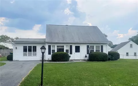 36 Wilden Dr, Palmer Township, PA 18045