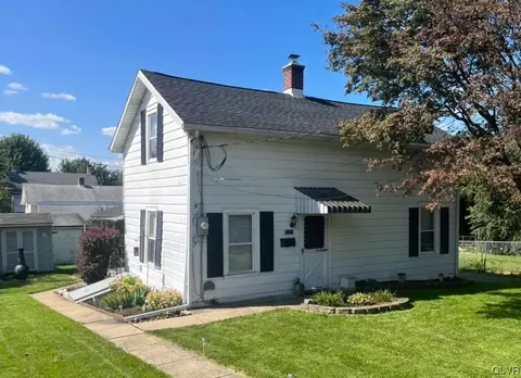 1130 Oak St, Hellertown, PA 18055