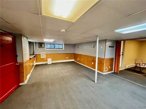 121 E Main St, Bath, PA 18014 photo 7