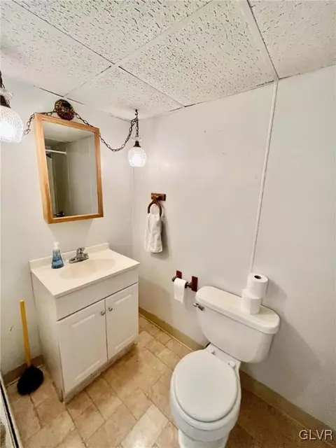 121 E Main St, Bath, PA 18014 photo 9