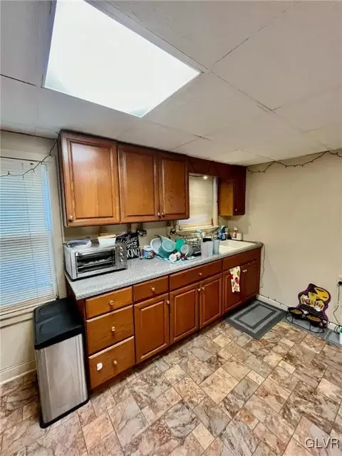 121 E Main St, Bath, PA 18014 photo 11