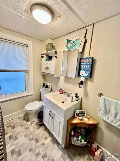 121 E Main St, Bath, PA 18014 photo 10