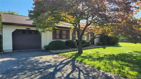 4055 Devonshire Rd, Bethlehem, PA 18020 photo 3