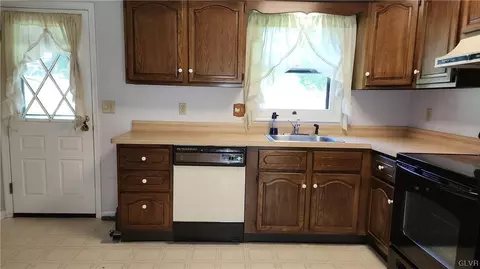 4055 Devonshire Rd, Bethlehem, PA 18020 photo 13