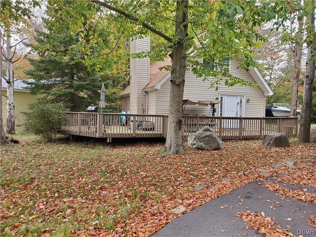 838 Countryplace Dr, Coolbaugh Twp, PA 18466