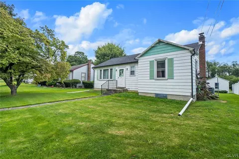2833 Bath Pike, Nazareth, PA 18064
