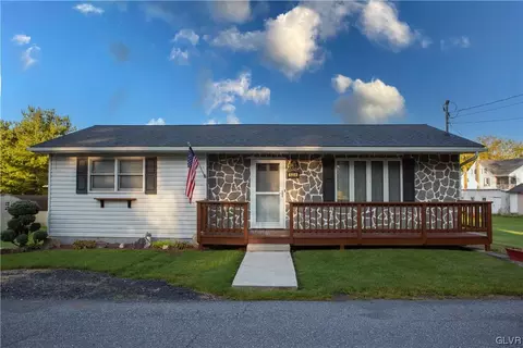 8204 Williams St, Slatington, PA 18080