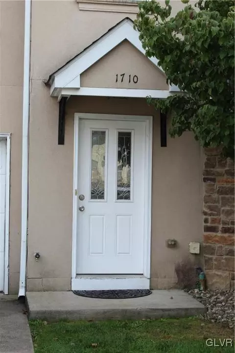 1710 Mertwood St, Bethlehem, PA 18015