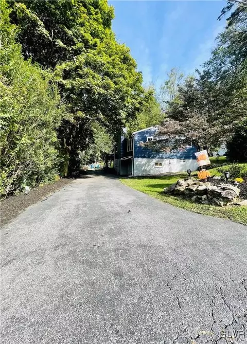 1815 Alder Ln, Bethlehem, PA 18015